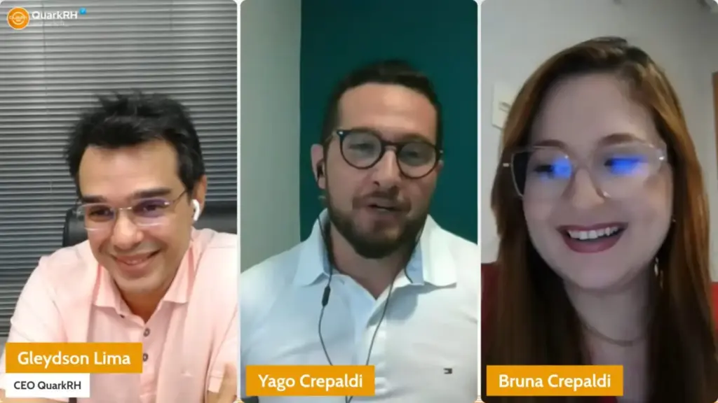 Imagem de três profissionais participando de webinar sobre principais insights do NR-1 e riscos psicossociais, discutindo questões de segurança e saúde no trabalho.
