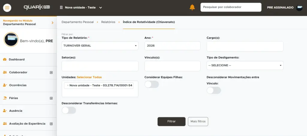 Tela do sistema QuarkRH com o formulário de Relatórios para o “Índice de Rotatividade (Churn)”, onde é possível filtrar por tipo de relatório, ano, cargo, setor, vínculos e opções como considerar equipes filhas e desconsiderar transferências internas.