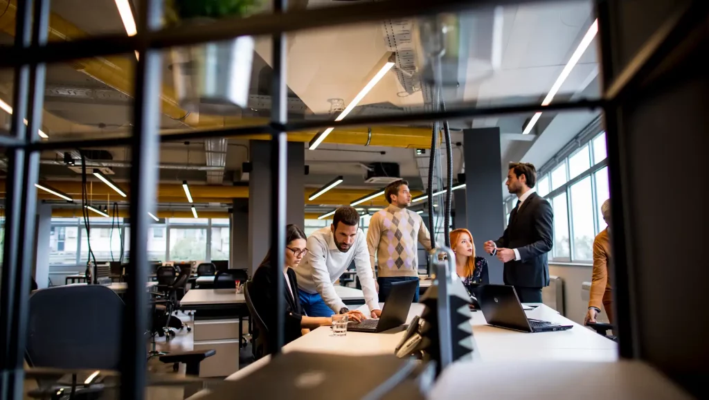 Descubra como promover um ambiente de trabalho saudável e estratégico. Descubra o papel do RH nessa construção.